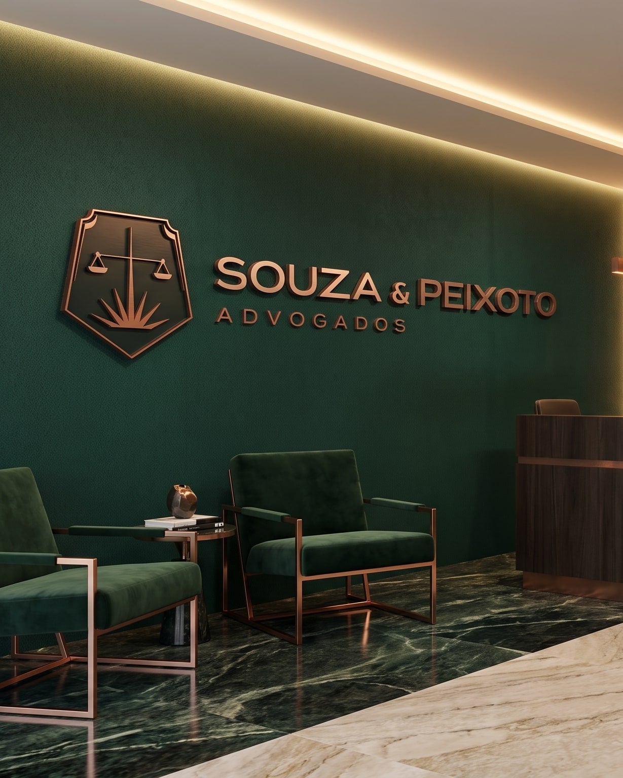 Recepção do escritório Souza & Peixoto Advogados, com o letreiro da banca na parede verde